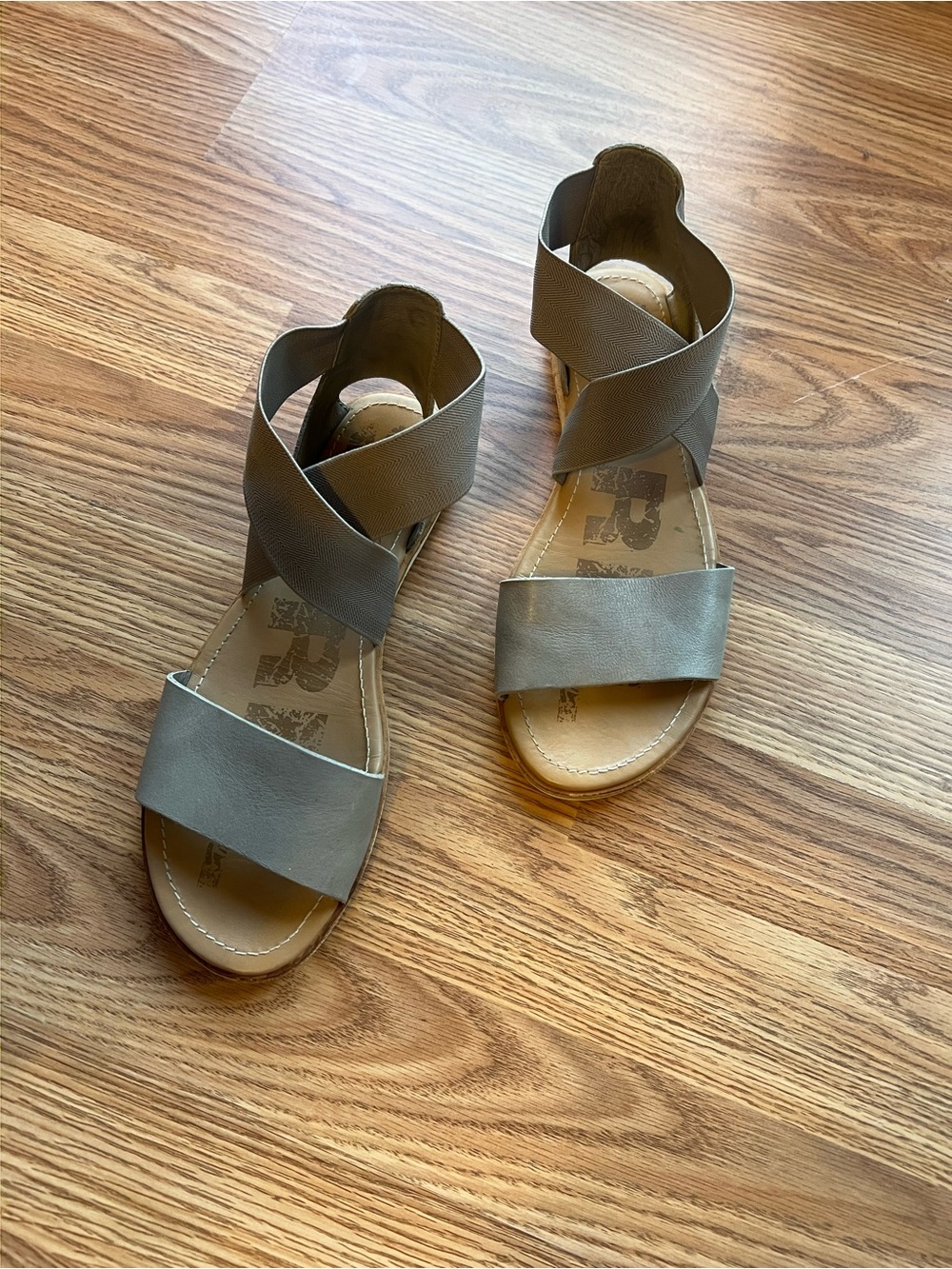 Sorel Ella II Crisscross Ankle Strap Sandals